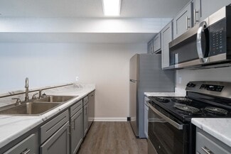 1890 N Lennox St, Olathe, KS 66061