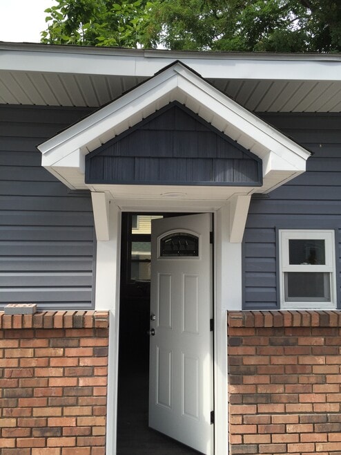 34 N North Shore Dr unit 1, Lake Orion, MI 48362 - photo 1