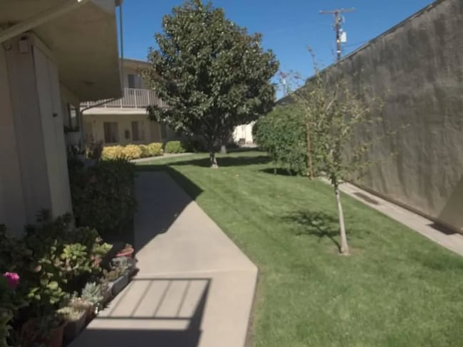 522 E Ave Q-5 unit 522 East Avenue Q5, Palmdale, CA 93550 - photo 3