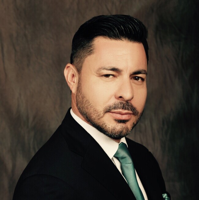 Agent Photo