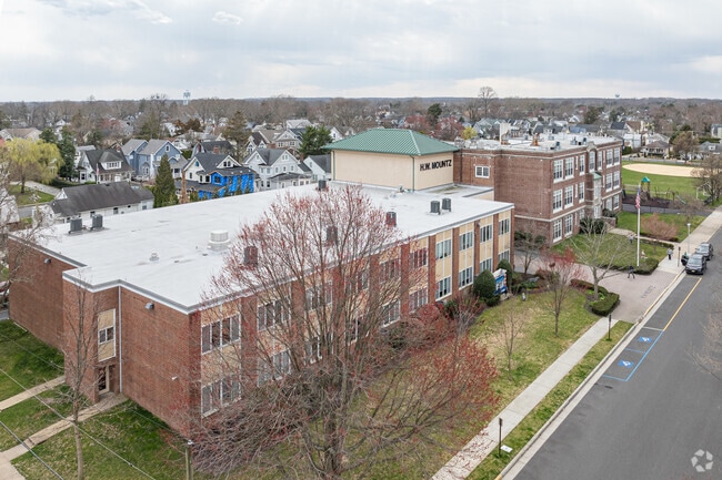 Sring Lake School District is a public school district that serves students in pre-k - 8th.