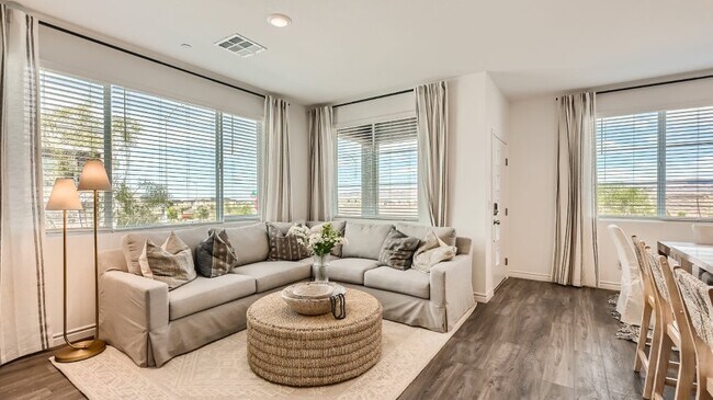 1527 Maria Crossing Ave, Henderson, NV 89002 - photo 7