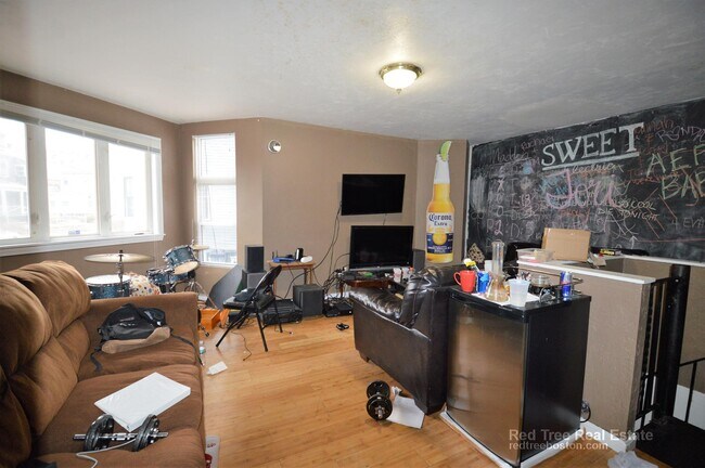 86 Linden St unit 1, Allston, MA 02134 - photo 5