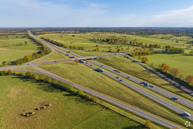 Paynes Depot offers quick and easy access to Lexington and Frankfort, Kentucky, via I-64.