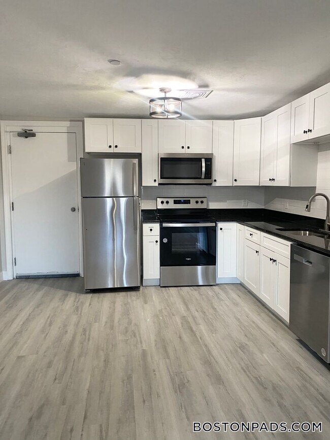 4380 N Main St Unit G3, Fall River, MA 02720