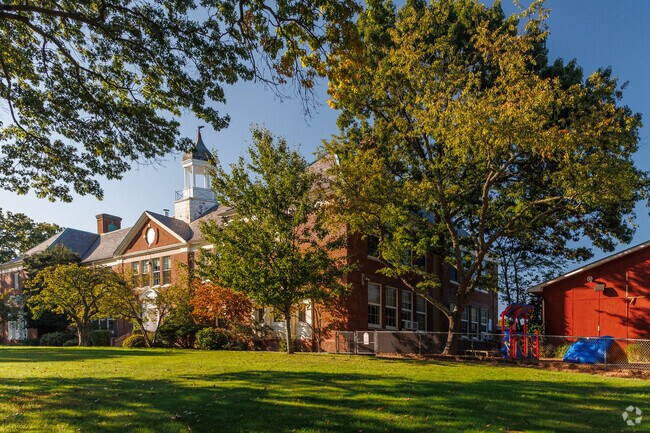 Baldwin High School@Shubert has a student-teacher ratio of 12 to 1.