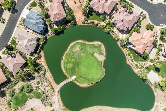 Sunbrook is a tranquil golfing community with luxurious amenities and spectacular views.