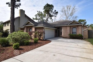 2226 The Woods Dr E, Jacksonville, FL 32246