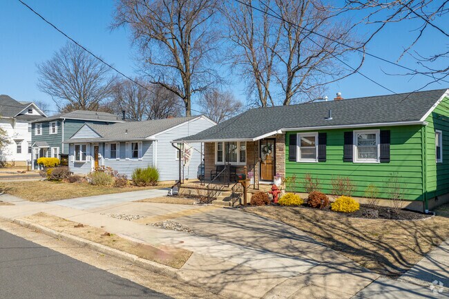 Ranch style homes in Westmont often have private driveways, but plenty of street parking is available.