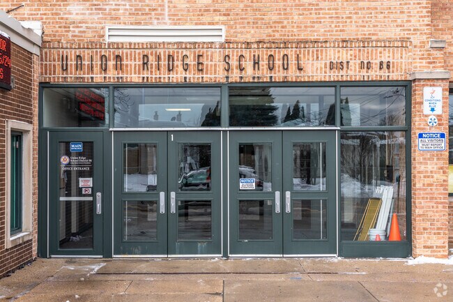 Union Ridge Elementary School has an average student to teacher ratio of 14 to 1.