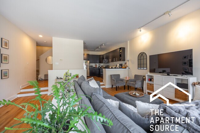 2518 N Willetts Ct unit 2C, Chicago, IL 60647 - photo 4