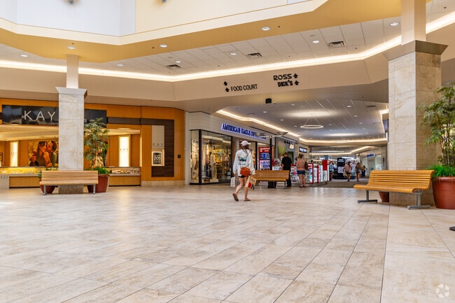 Avalon is close to Governor's Square Mall, that many residents frequently use.