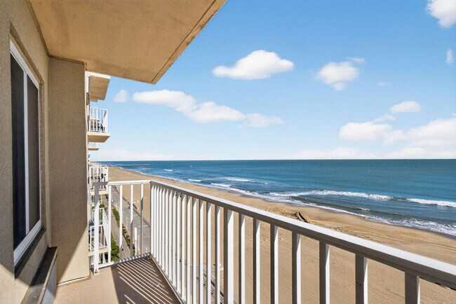 201 Rudee Loop Connector unit ID1353283P, Virginia Beach, VA 23451 - photo 2