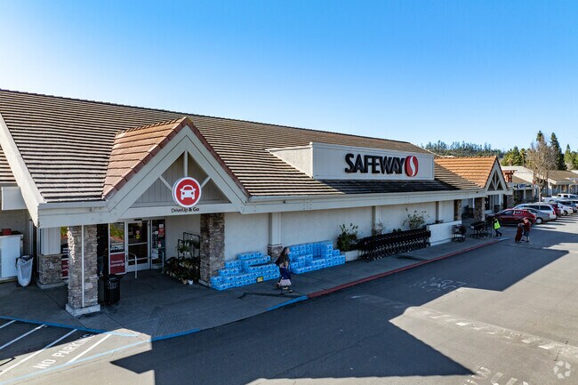Safeway in Scotts Valley is known for its fresh produce and organic selections.