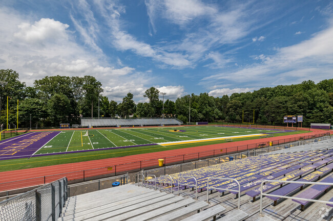 Lake Braddock Secondary School, Burke VA Rankings & Reviews - Homes.com