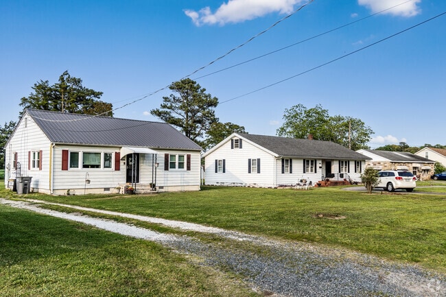 A row of classic ranch-style homes in Accomac offers spacious lots and mid-century charm.