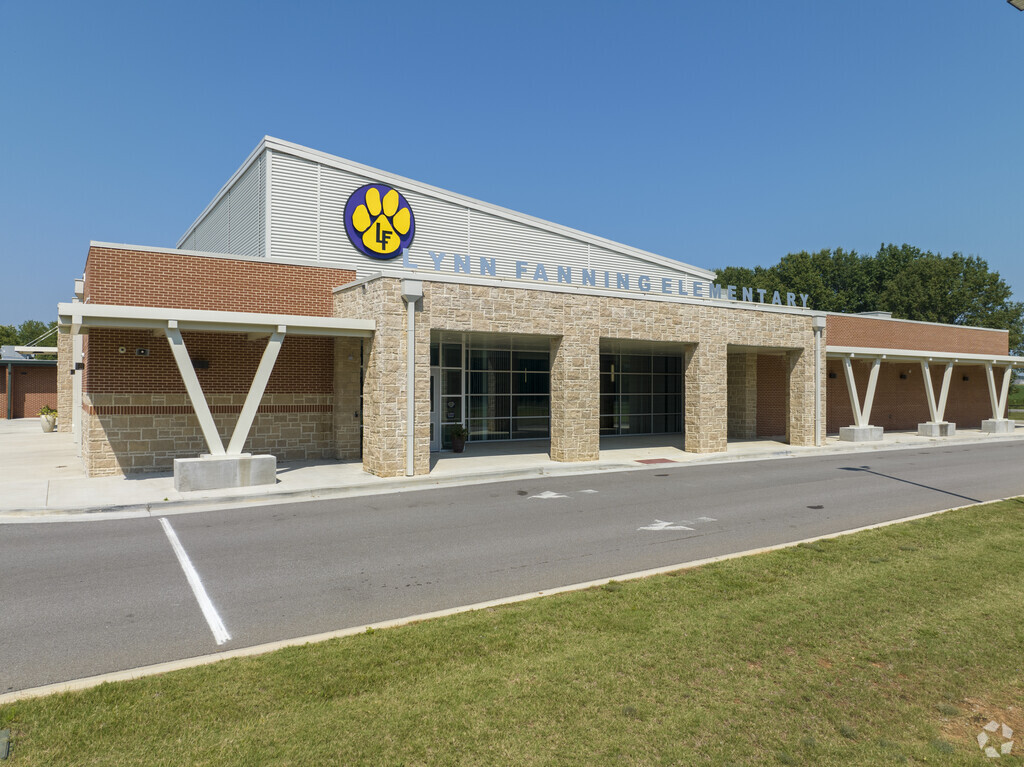 Lynn Fanning Elementary School serves kindergarten through 3rd grades.