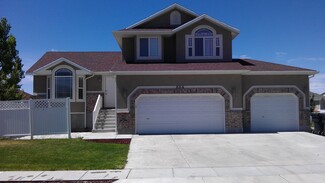 806 Saint Andrews Dr, Syracuse, UT 84075