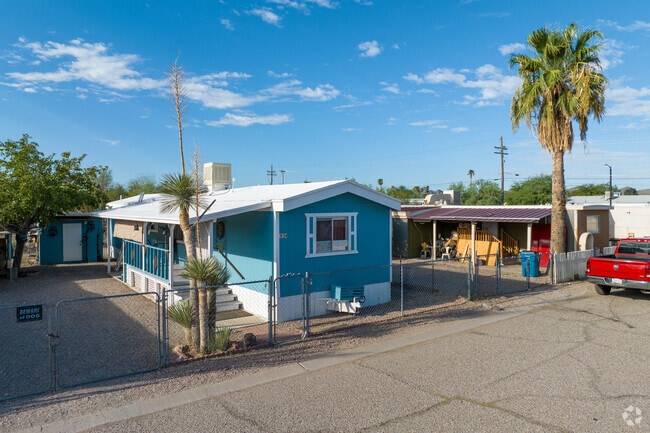 Colorful mobile homes make up most of the housing in Santa Cruz Southwest.