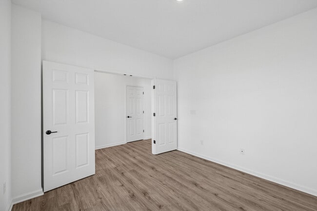 3692 Dutton Dr, Bargersville, IN 46106 - photo 4