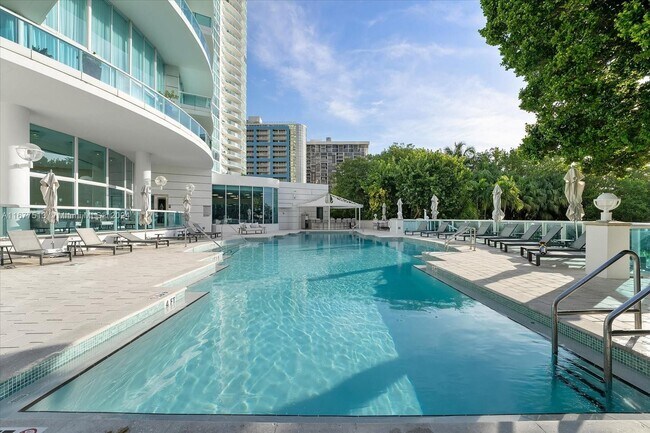 Bristol Tower unit 1606, Miami, FL 33129 - photo 2