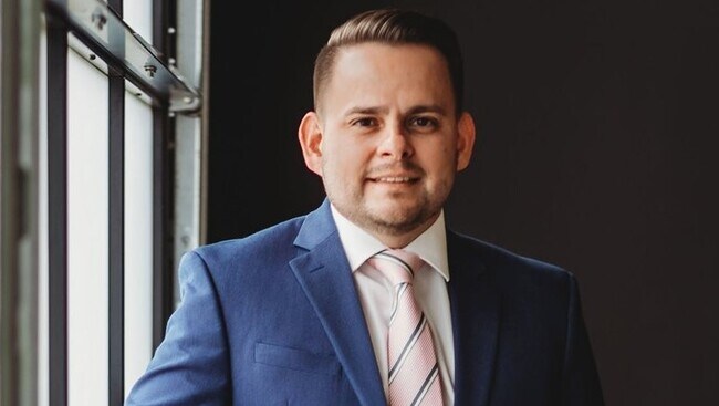 Agent Photo