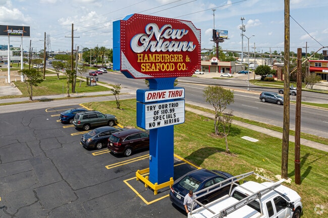 Bissonet Plaza is home to New Orleans Hamburger & Seafood Co, which serves the classic New Orleans dishes that locals love to eat.