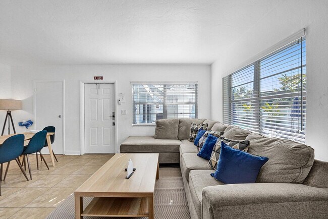 335 Desoto St unit ID1358348P, Hollywood, FL 33019 - photo 3