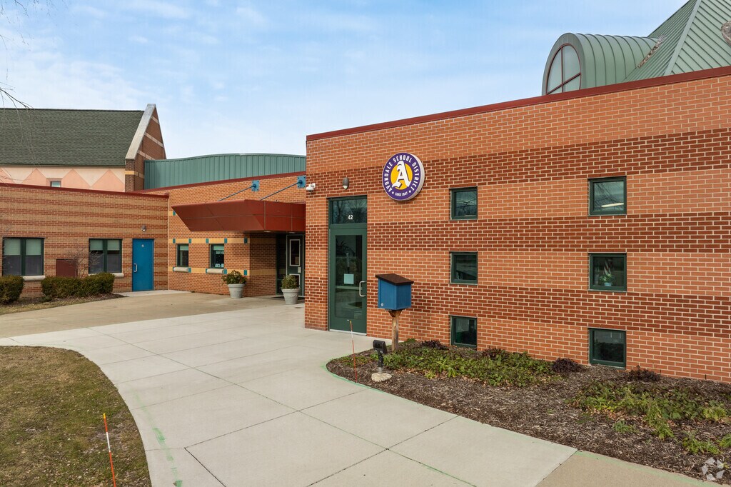 Woodland Elementary School entrance.