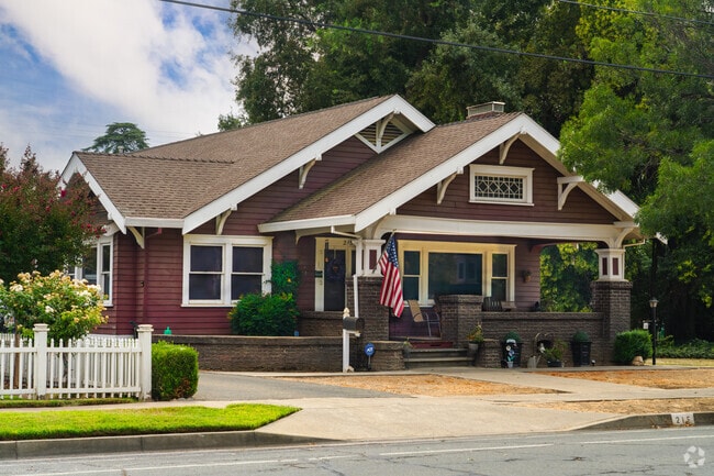 Many homes in Gridley date to the late 1800s and early 1900s.
