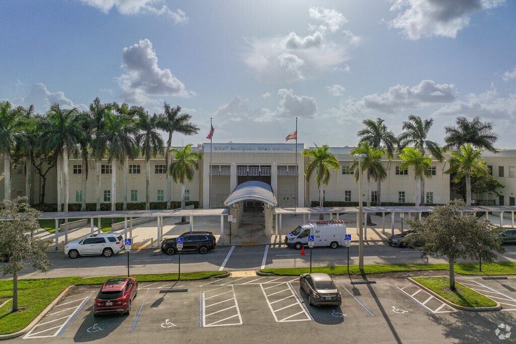 West Broward High School, Rankings & Reviews - Homes.com