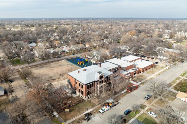 Here is an aerial view of Riverside Leadership Magnet Elementary School.