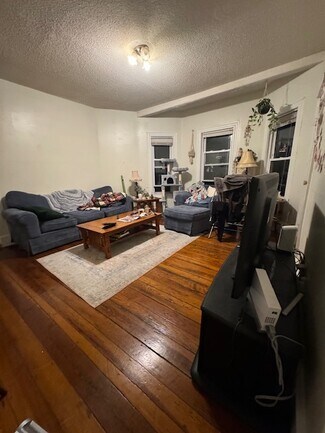 133 Brook St Unit 1, Brookline, MA 02445