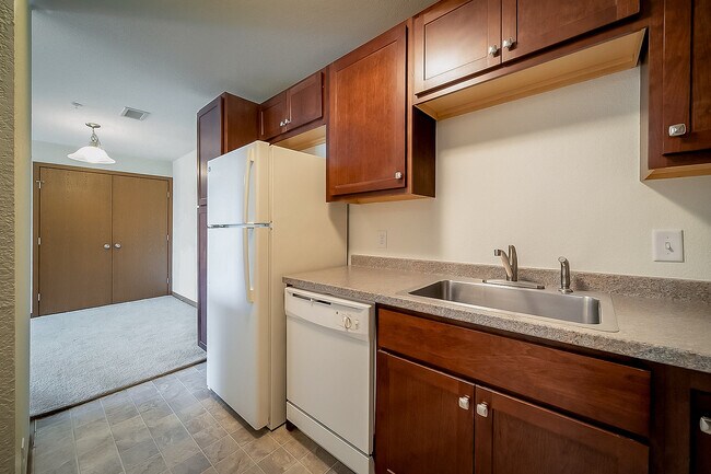 Beckwith Place Apartments, Grand Rapids, MI 49505 - photo 6