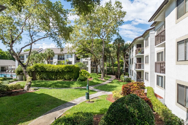 Cascades at the Hammocks, Miami, FL 33196 - photo 6