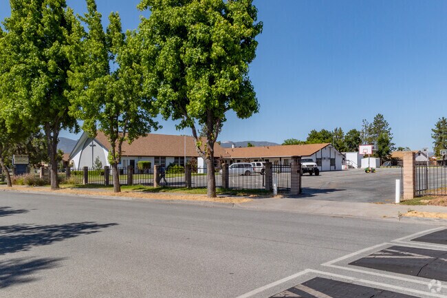 Your kids will enjoy learning in the inspiring atmosphere of Calvary Christian School.