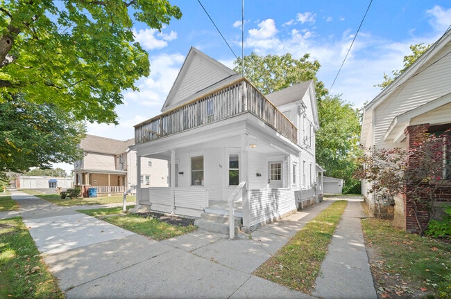 1108 Muskegon Ave NW, Grand Rapids, MI 49504 - photo 3