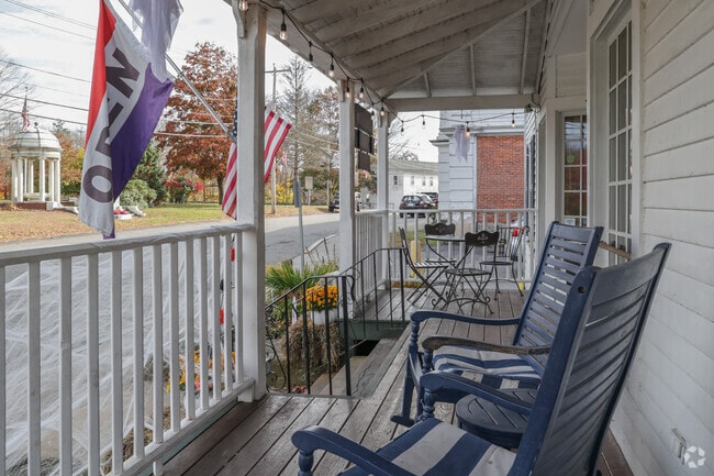 Relax and sit back and enjoy special treats from Mimis Coffee Shop.