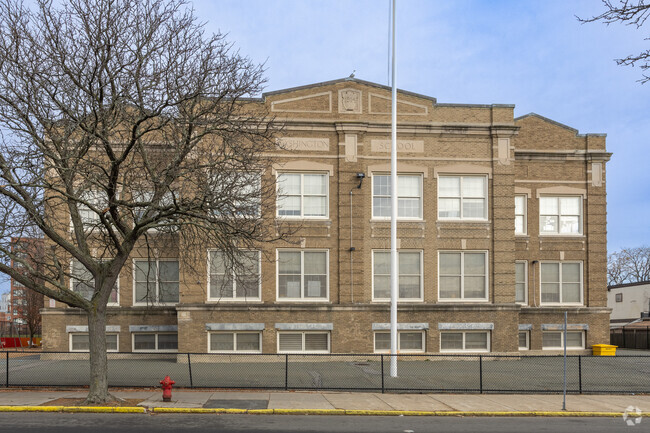 Washington Elementary School in Lynn has an overall grade of C- on Niche.