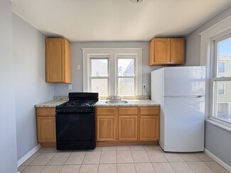 130 4th St Unit 2, Elizabeth, NJ 07206