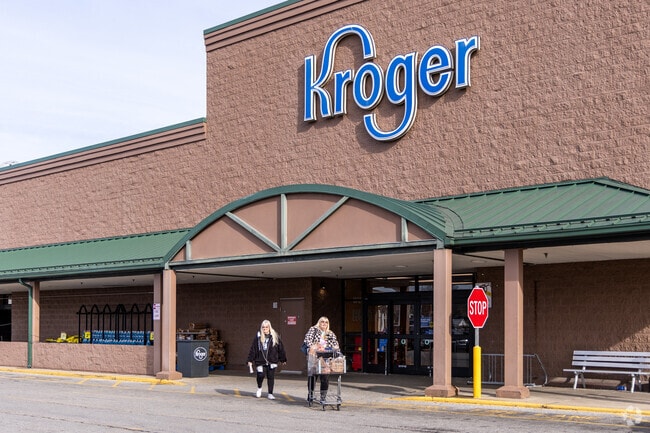 Highlawn residents have close access to grocery stores like Kroger.