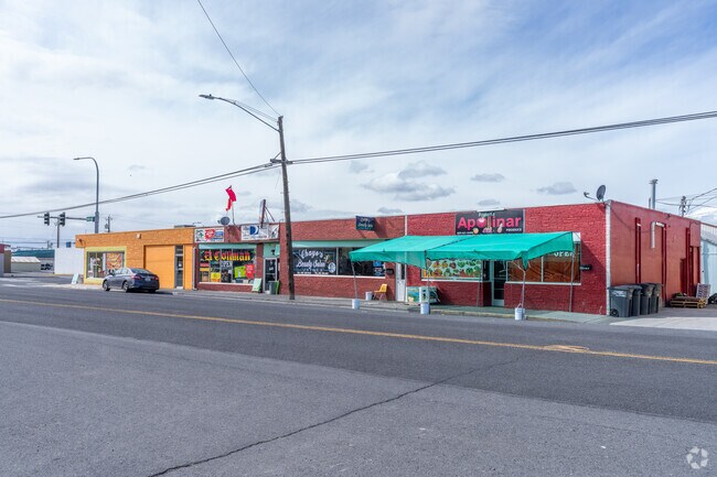 There are lots of Mexican restaurants in the town of Othello.