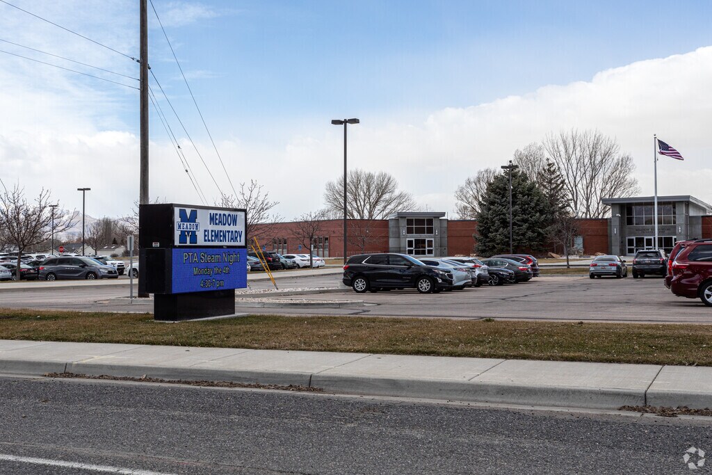 Meadow Elementary School is located in the Lehi neighborhood.