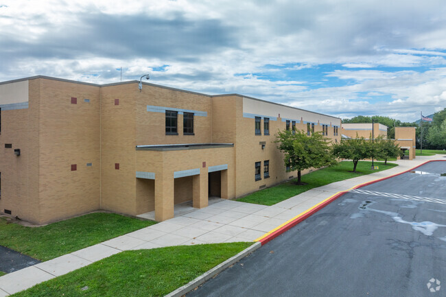 Susquenita Middle School serves grades 5-8.