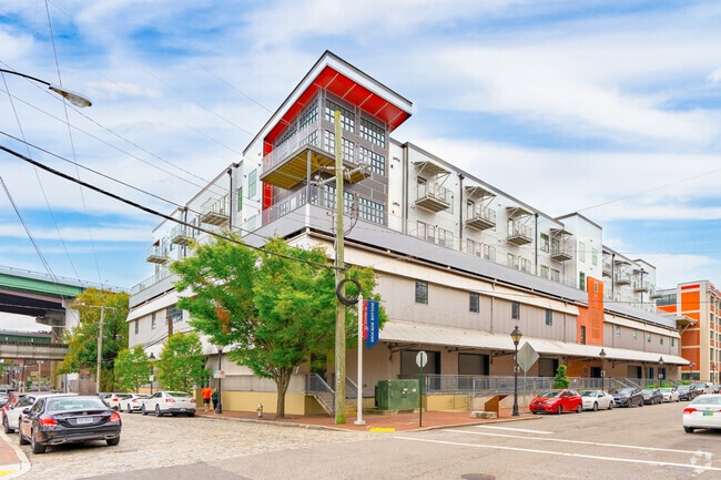 The Shockoe Slip neighborhood provides urban living apartments.