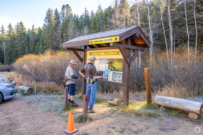 Beaver Ranch Park features a 18 hole disc golf course.