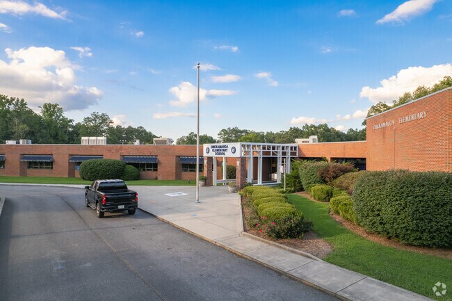 Chickamauga Elementary School is located at 210 Crescent Ave, Chickamauga, GA.