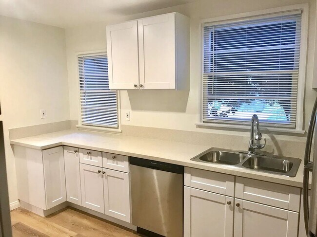 1044 14th St, Santa Monica, CA 90403 - photo 6