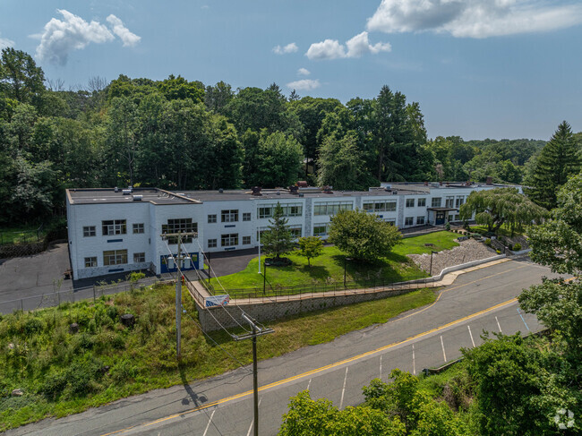 Students of Hopatcong can attend Hudson Maxim Elementary School.