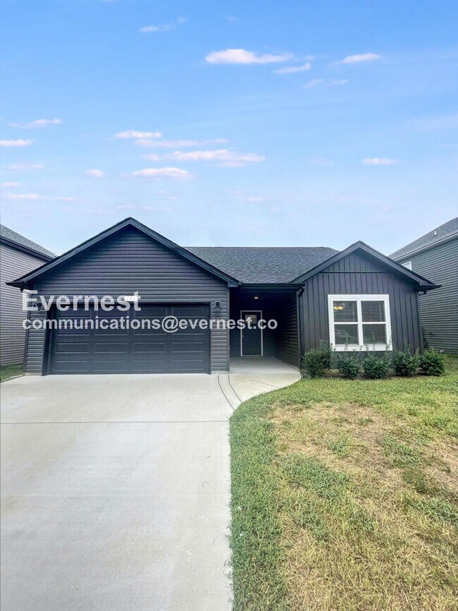 214 King Rd, Clarksville, TN 37042